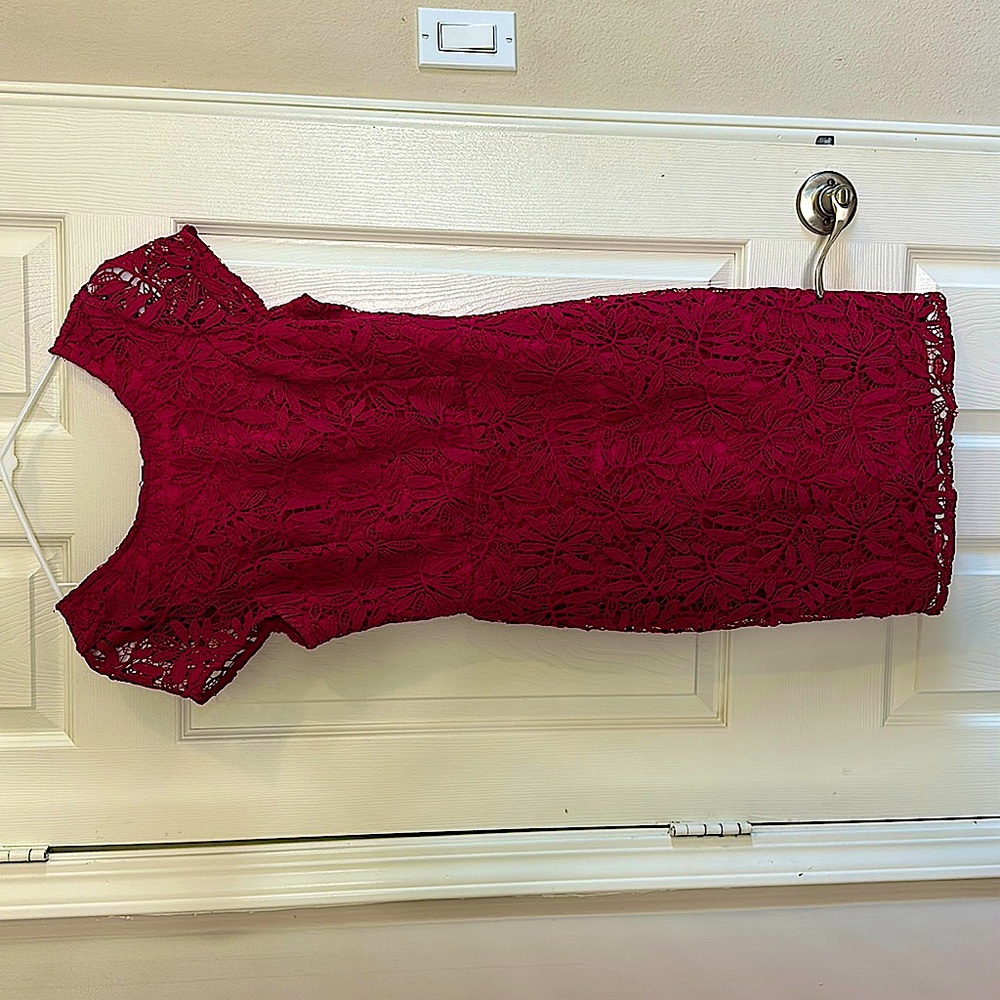 NWOT lulus lace dress .